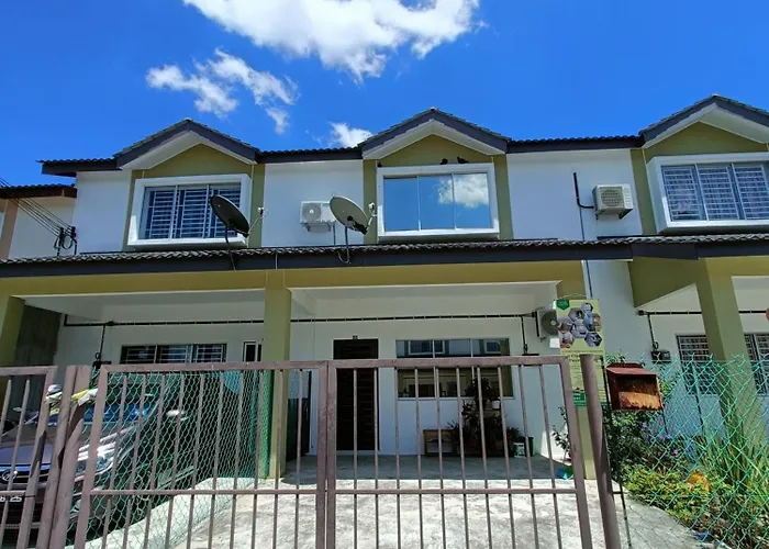 Zen Clan Homestay Scientex With Wifi, Aircond, Water Heater